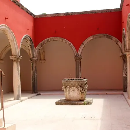 Comfy In With Fenced Garden